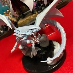 ブルーアイズホワイトドラゴン　フィギュアの画像