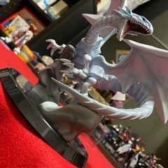 ブルーアイズホワイトドラゴン　フィギュアの画像