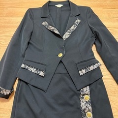 服/ファッション スーツ レディースの画像