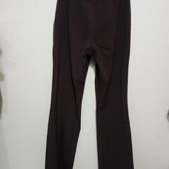 レディーススラックスダークブラウスの画像