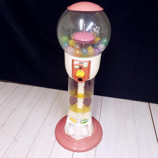 お値下げ！・・【コレ見て！work tools】ジャンク/現状品  ドーム型ガチャ V-one/ビーワン 200円仕様 ガチャガチャマシン本体