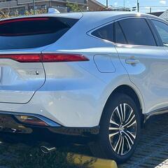 【個人出品】【新車保証有】ハリアーPHEV 超美品 激安 調光パノラマルーフ 純正コーティングの画像