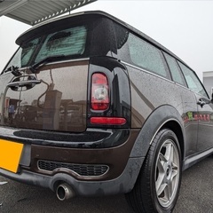 走行9万キロ！月々1.4万円〜分割可❗️車検2年付き！ピカピカのBMW MINIクーパー Sクラブマン☆サンルーフ付き☆キャメル内装♪Dナビ付き☆上品でお洒落なブラウン☆ETC付き☆純正ホイール‼️の画像