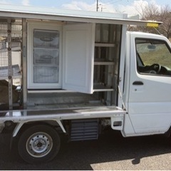 
三菱　軽トラ　移動販売車の画像