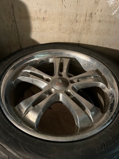 車のパーツ タイヤ、ホイール