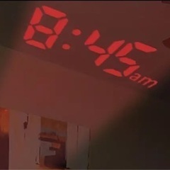 デジタル目覚まし時計の画像