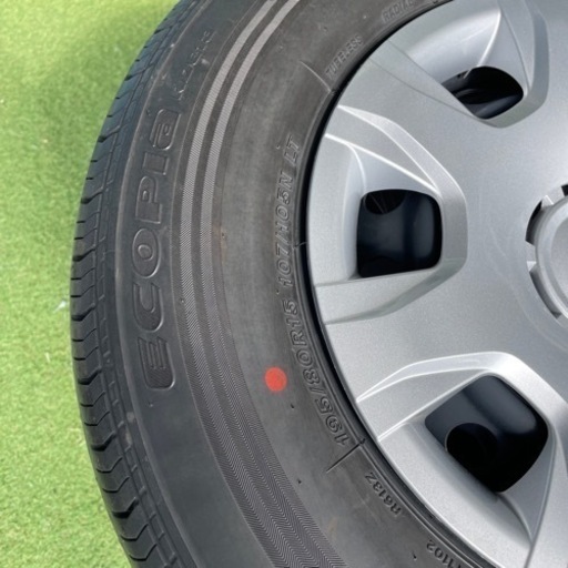 ハイエース　新車外しタイヤ