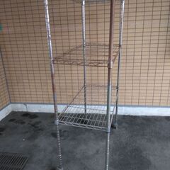 世田谷区近辺配送可能　サビあり　スチールラックセット　棚板3枚（幅90㎝×45㎝）・ポール高さ156㎝（キャスター含む）　メタルラック　シルバー　ワイヤーラック メタルシェルフの画像
