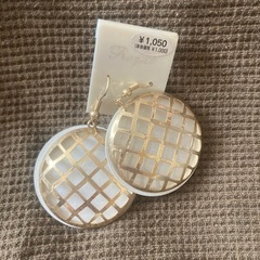 ピアス