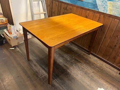 5000円【ダイニングテーブル】足の取り外し可能【中古】江戸川区 引き取り限定