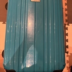 スーツケース青