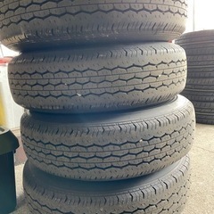 ハイエース　純正タイヤ走行3000キロ