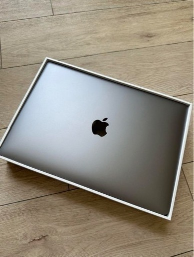 Apple MacBook Air M1  8GB/256GB 充電回数13