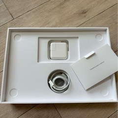 Apple MacBook Air M1  8GB/256GB 充電回数13の画像