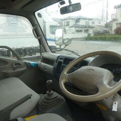 H15年 日野　デュトロ　0.995tクレーン　荷台ロング　AM/FMチューナー　バイザー　走行26000Km　フォグランプ　タダノZR103　995Kg(クレーン)　16808の画像