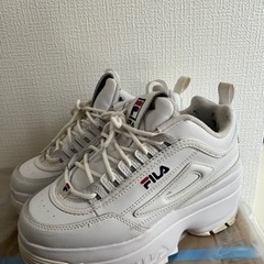 FILA 厚底スニーカー