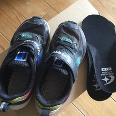 中古　moonstar シューズ　17cm