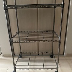 【無料で差し上げます！7日希望】スチールラックの画像