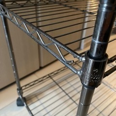 【無料で差し上げます！7日希望】スチールラックの画像