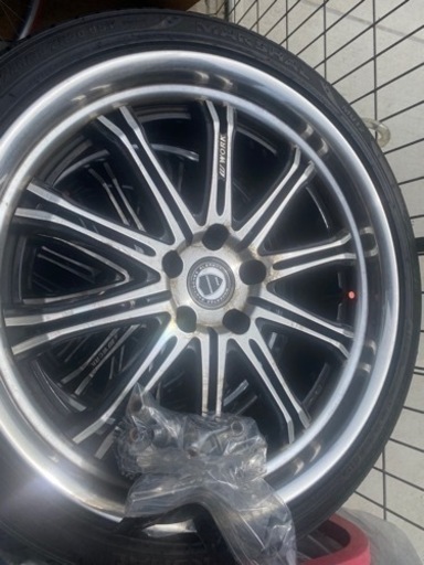 車のパーツ タイヤ、ホイール