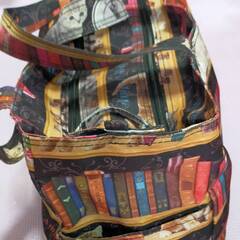 可愛い猫入りバッグ の画像