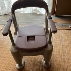 ポータブルトイレ