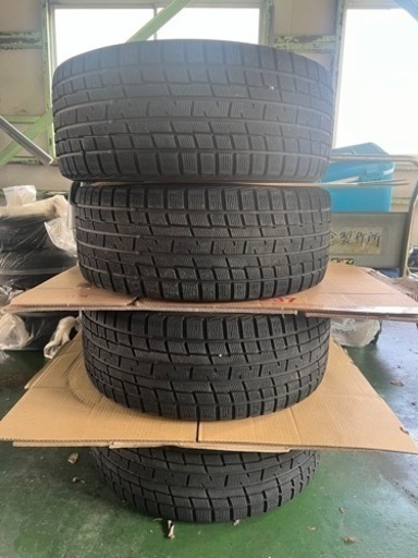 車のパーツ タイヤ、ホイール