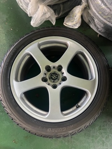 車のパーツ タイヤ、ホイール