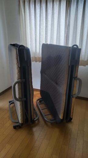 【お譲り決定しました】折り畳み式シングルベッド
