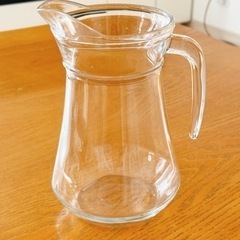 ガラスピッチャー　カラフェ