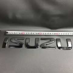 ISUZU エンブレム