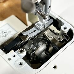 職業用ミシン ブラザー使用感少ない美品です、皮、厚物OK、整備済 即使用可能 ヌーベル300の画像