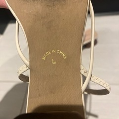 白いサンダルLサイズの画像