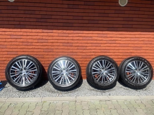 車のパーツ タイヤ、ホイール