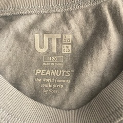 〈ユニクロ〉SNOOPY Tシャツ120の画像