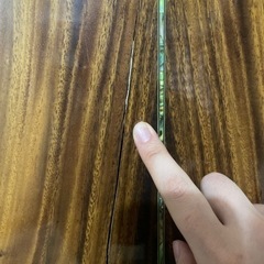 ギター(背面に割れあり)の画像