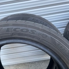 車のパーツ タイヤ、ホイールの画像