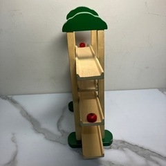 ☆値下げ☆N2404-200 木のおもちゃ 森のうんどう会 車3台のみ 本体グラつきあり キズ・汚れあり 中古の画像