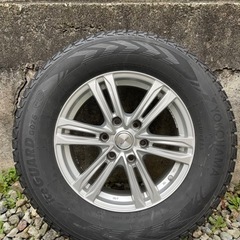 車のパーツ タイヤ、ホイール