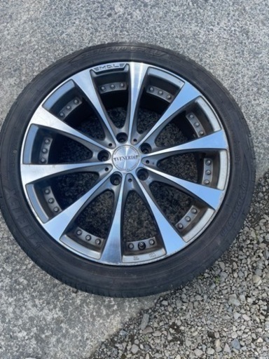 車のパーツ タイヤ、ホイール