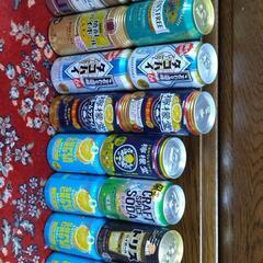 お酒、まとめ、ビール、チューハイ、缶の画像