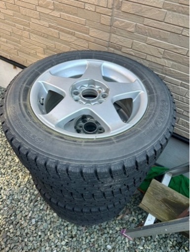 車のパーツ タイヤ、ホイール