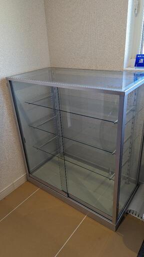 ガラスショーケース