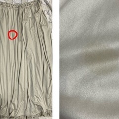 
花柄の白いロングスカートの画像