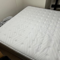 家具　クイーンベッドの画像