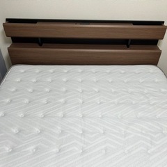 家具　クイーンベッドの画像