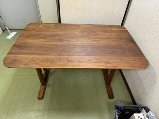 ダイニングテーブル