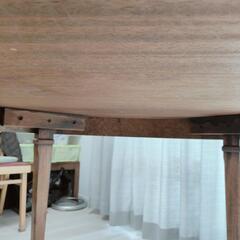 ダイニングテーブルの画像