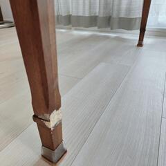 ダイニングテーブルの画像