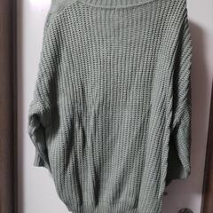 【新品未使用】Vネックゆったりケーブル網ニットＬの画像